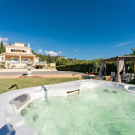 Penthouse With Pool, Jacuzzi And Zen Garden - Only 5min To Town