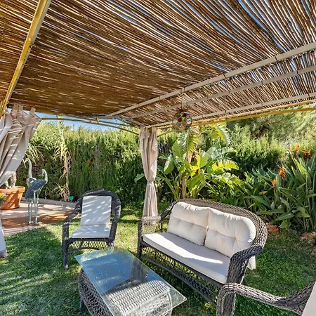 Penthouse With Pool, Jacuzzi And Zen Garden - Only 5min To Town Apartment *