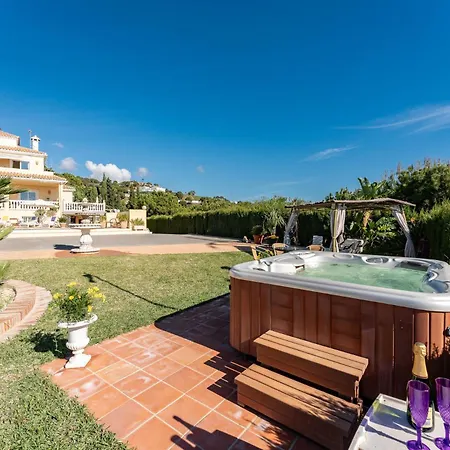 Apartment Penthouse With Pool, Jacuzzi And Zen Garden - Only 5min To Town Estepona