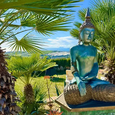 Penthouse With Pool, Jacuzzi And Zen Garden - Only 5min To Town Apartment